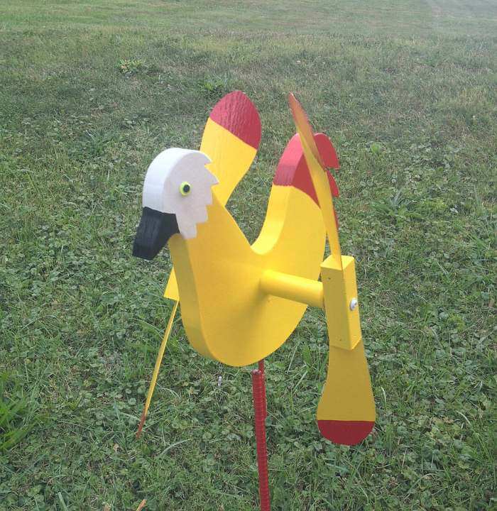 Whirlybird Yellow Chicken Spinner w/Pole